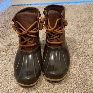 Sperry top-sider saltwater boot in brown.